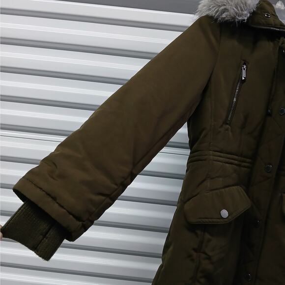 BCBGMAXAZRIA Women’s Faux Fur Hooded Parka Coat Winter Jacket Insulated Sz Small - Picture 5 of 14